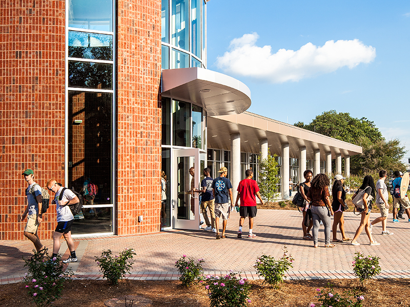 Georgia Southern students meet for lunch at dining commons on the Statesboro Campus