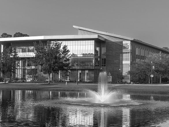 The grounds outside Georgia Southern's College of Engineering and Computing